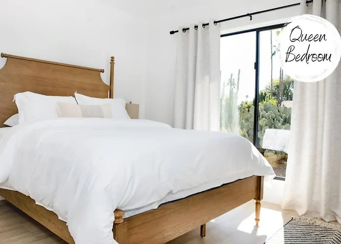 Holiday home Modern W Heated Pool & Outdoor Kitchen