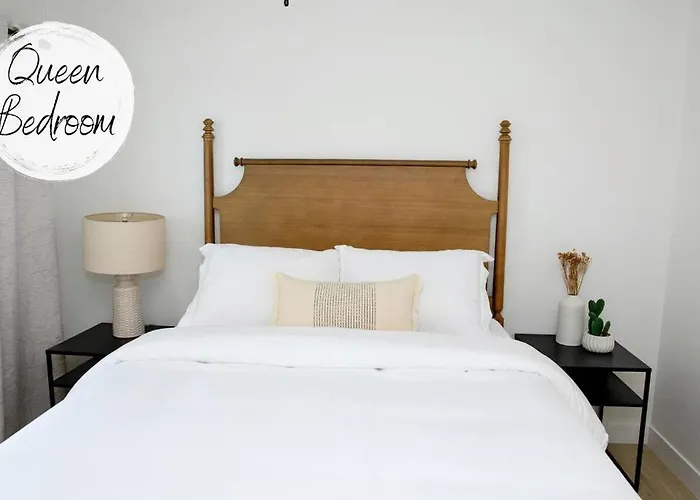 Modern W Heated Pool & Outdoor Kitchen Holiday home *