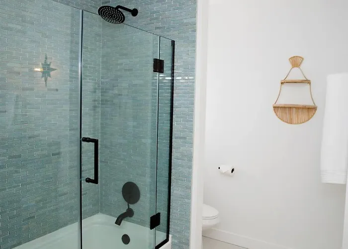 Holiday home Modern W Heated Pool & Outdoor Kitchen *