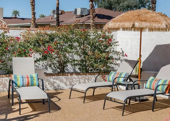 Holiday home Modern W Heated Pool & Outdoor Kitchen *